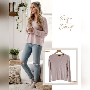 🌿Tommy Hilfiger Vintage Women's Pale Pink Knit V-Neck Sweater